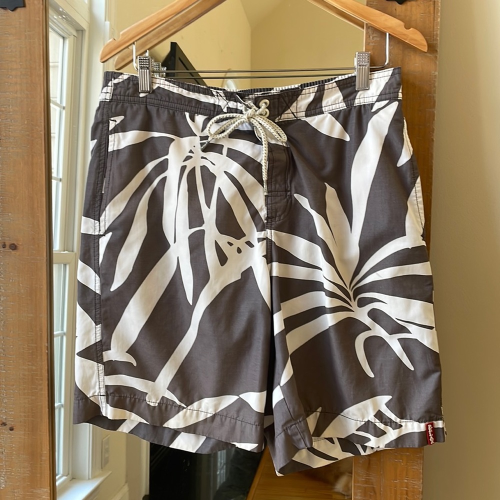 Tommy Bahama Leaf Print Board Shorts Size M